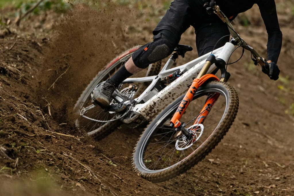Commencal-Tempo-Power-lightweight-Bosch-SX-aluminum-all-mountain-eMTB_riding_blasting-berms-jpg
